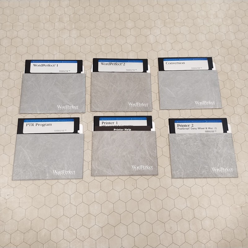WordPerfect version 5 and Bitstream Font lot, 1988-1989, 5.25", tested! gallery