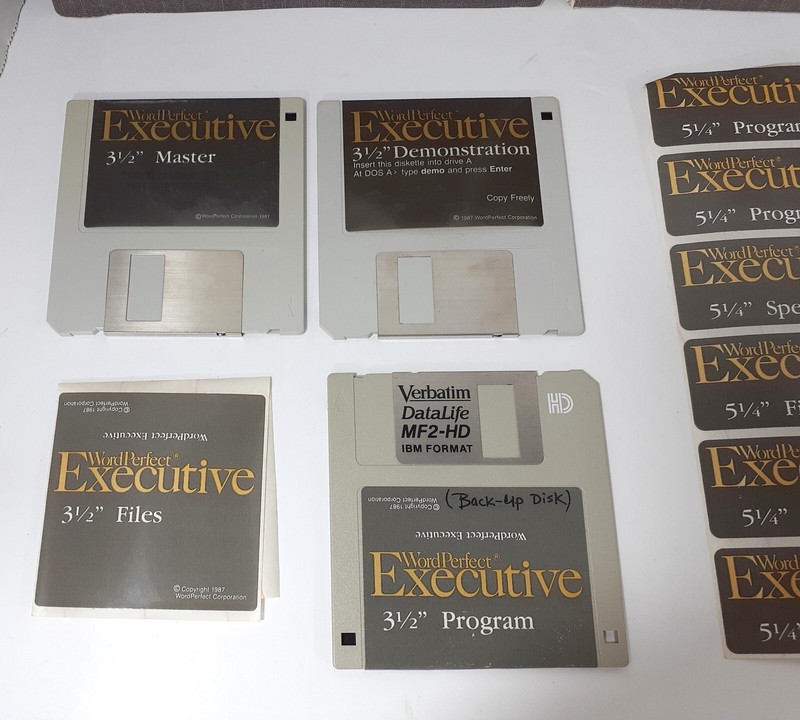 1987 WordPerfect Executive Manuals 3.5" Floppy Disks w Labels Original Vintage gallery