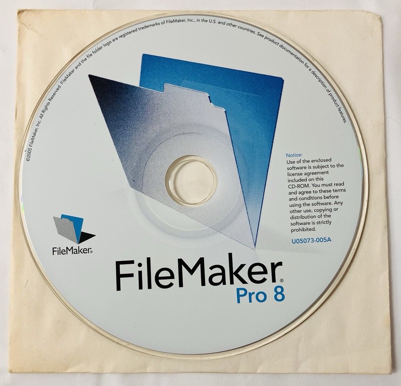 FileMaker Pro 8 Upgrade 5-License Pack Mac Windows XP w/ Box Manuals CD Extras gallery