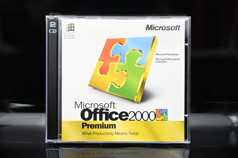 Microsoft Office 2000 Premium with Product Key (2 Discs) – Very Clean!