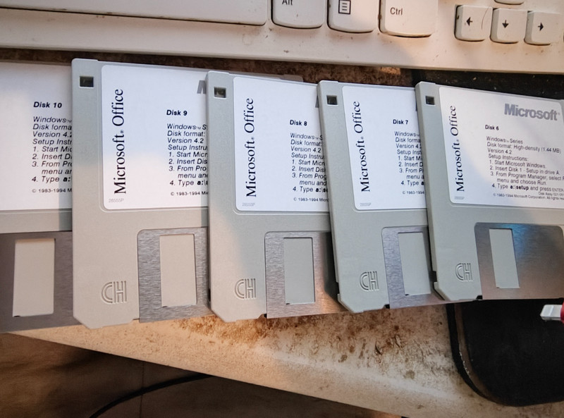 Microsoft Office Version 4.2 Floppy Disks 3.5" 1994 25 disc Set gallery