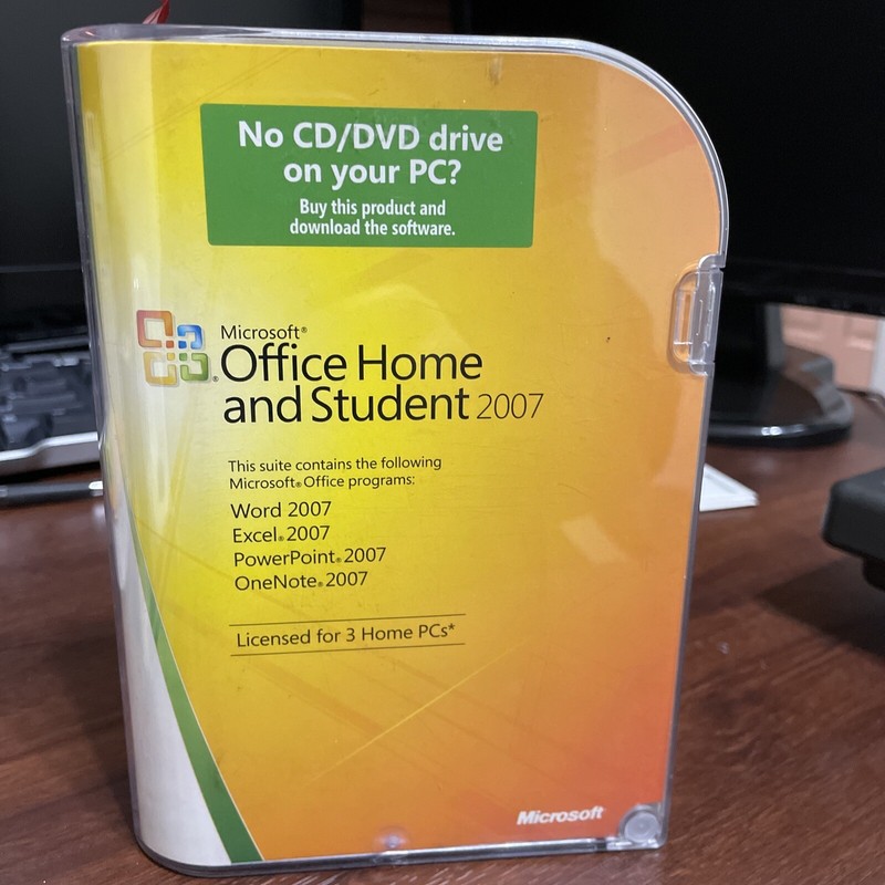 Microsoft Office Home and Student 2007 (79G-00007) Preowned (3 PC)