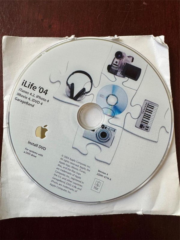 Apple iLife ’04 2Z691-4714-A DVD iMovie 4, iPhoto 4, iDVD 4, iTunes 4.2, & GB