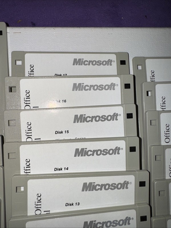Microsoft Office Professional Version 4.3 (16 x 3.5" Floppy 24 Disks gallery