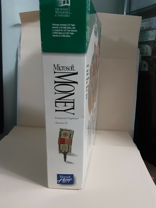 Microsoft Money 3.0_ Full Version with Floppy Disk 3.5" _ Retail Box gallery