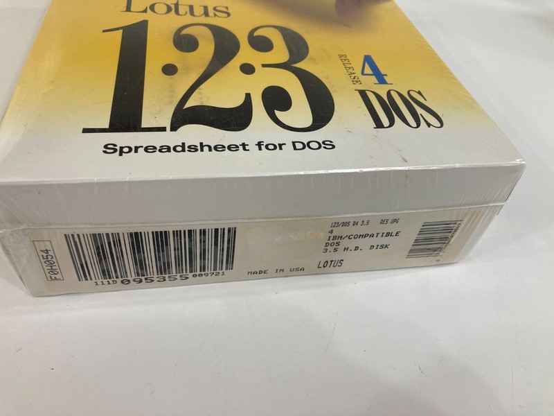 Lotus 123 Spreadsheet for DOS Release 4 (3.5 Inch discs) Brand New & Sealed gallery