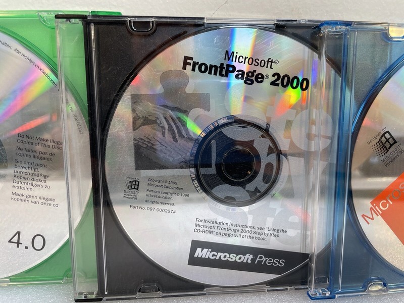 LOT of CD-ROMs PC Software Microsoft Intellipoint 4.0, FrontPage 2000, Plus! gallery