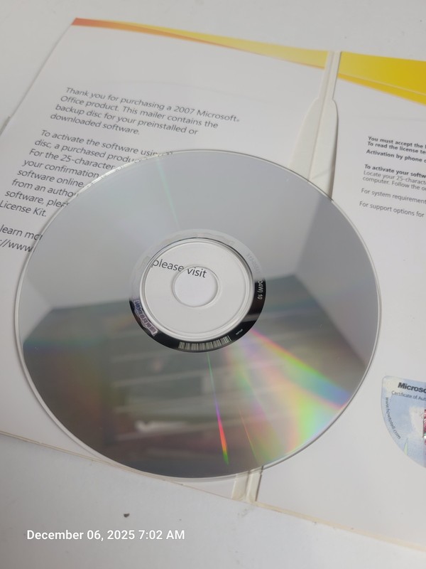 Microsoft Office Ultimate 2007 Genuine Backup Discs + Original Mailer & COA gallery